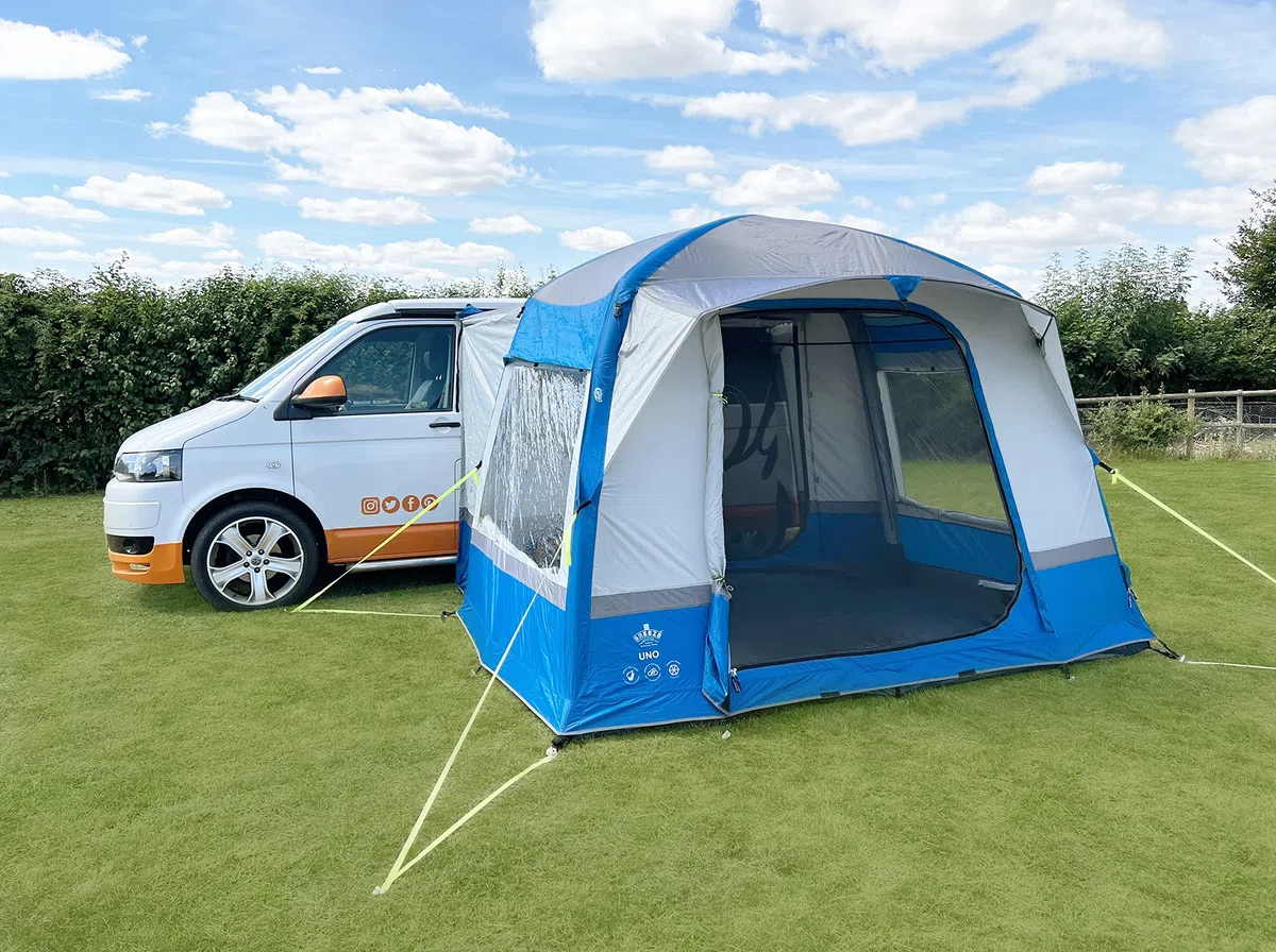 OLPRO Uno Breeze Aufblasbares Vorzelt für Wohnmobile, 3,3 m x 2,2 m, Blau und Grau, eingenähte Bodenplane, freistehend, Zelt, Luftstrahl, für Fahrzeuge mit einer Höhe von 190 cm - 250 cm